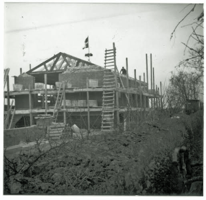 huset set fra havelågen og Eskærs have