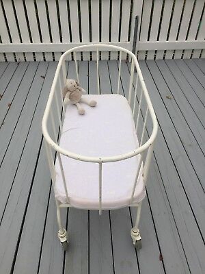 hospitalsvugge fra DBA