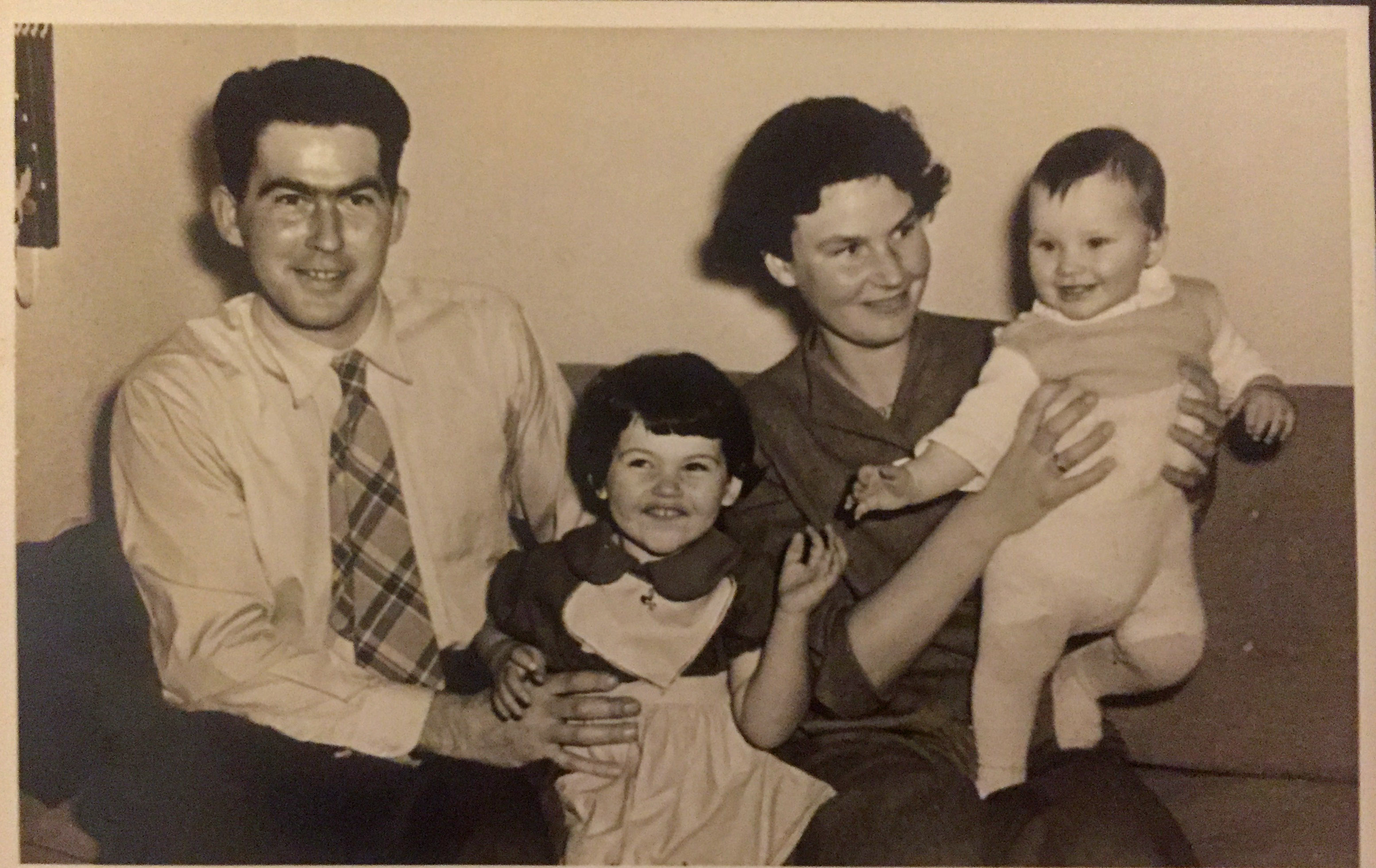 Værtsparret min morbror og tante og deres børn