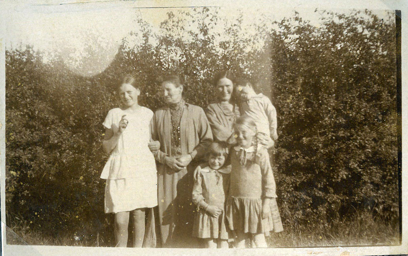 En sommerdag på Ringstedvej 3, det første barndomshjem